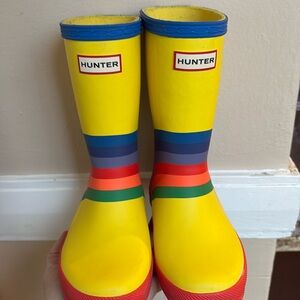 Hunter kids rain boots.